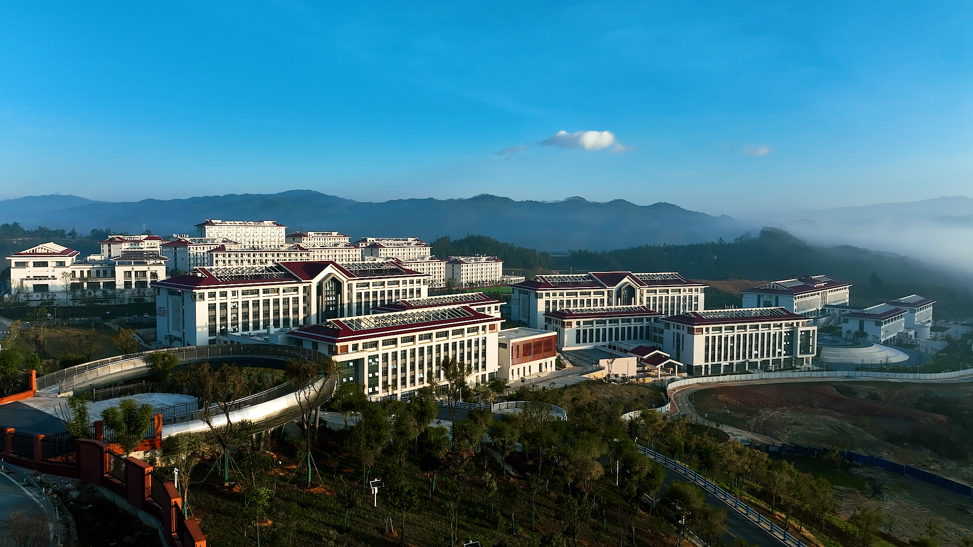 临沧职业学院.00_01_56_17.Still014.jpg