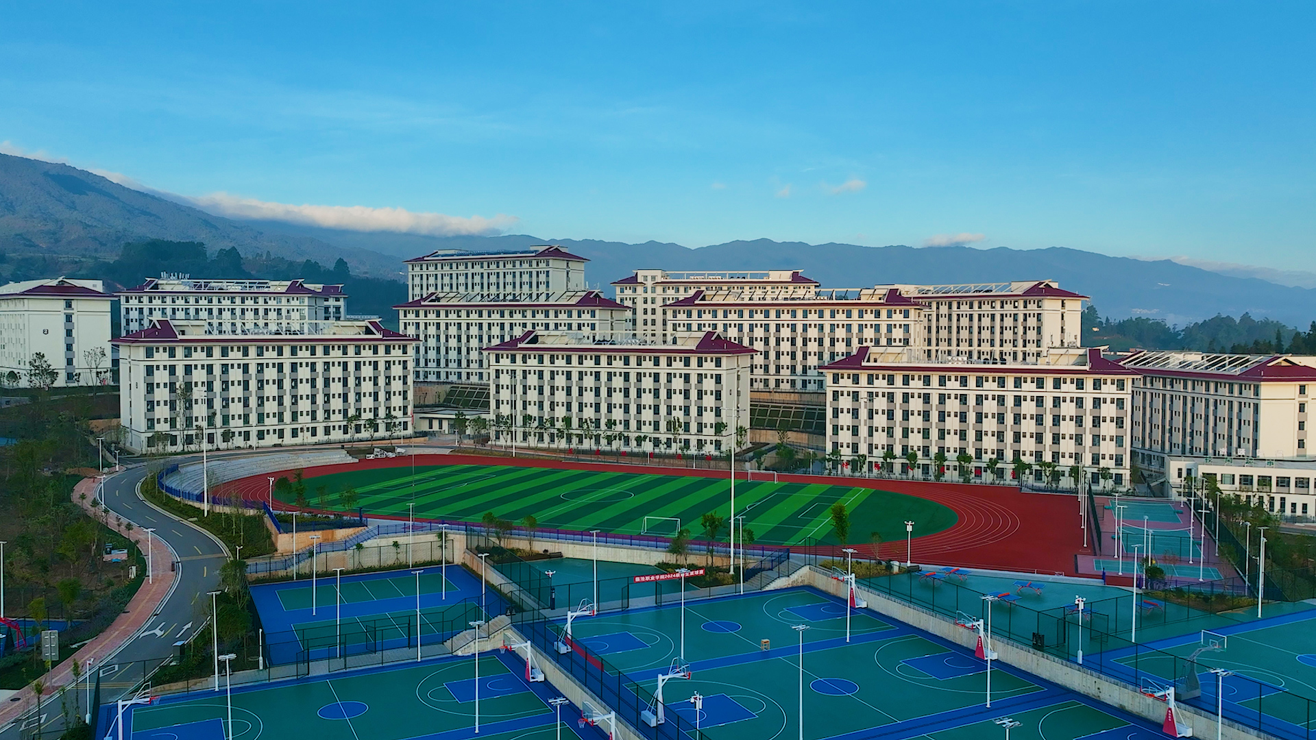 临沧职业学院.00_02_01_19.Still017.jpg