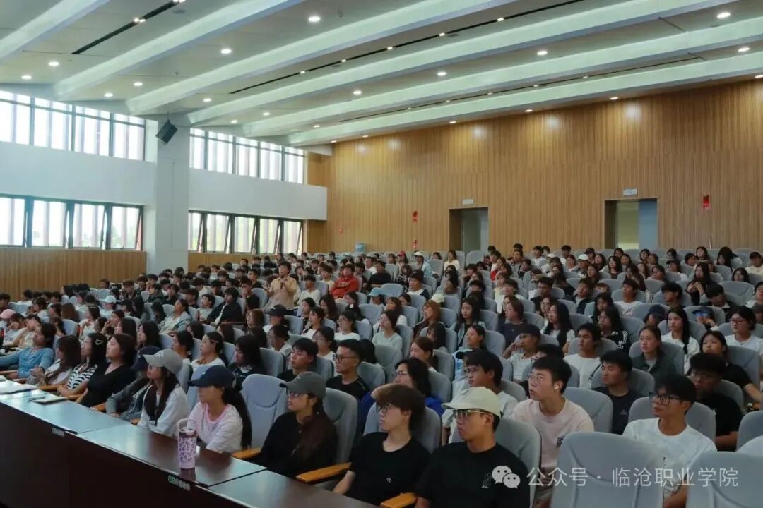 “中华魂”主题教育宣讲活动在临沧职业学院举办